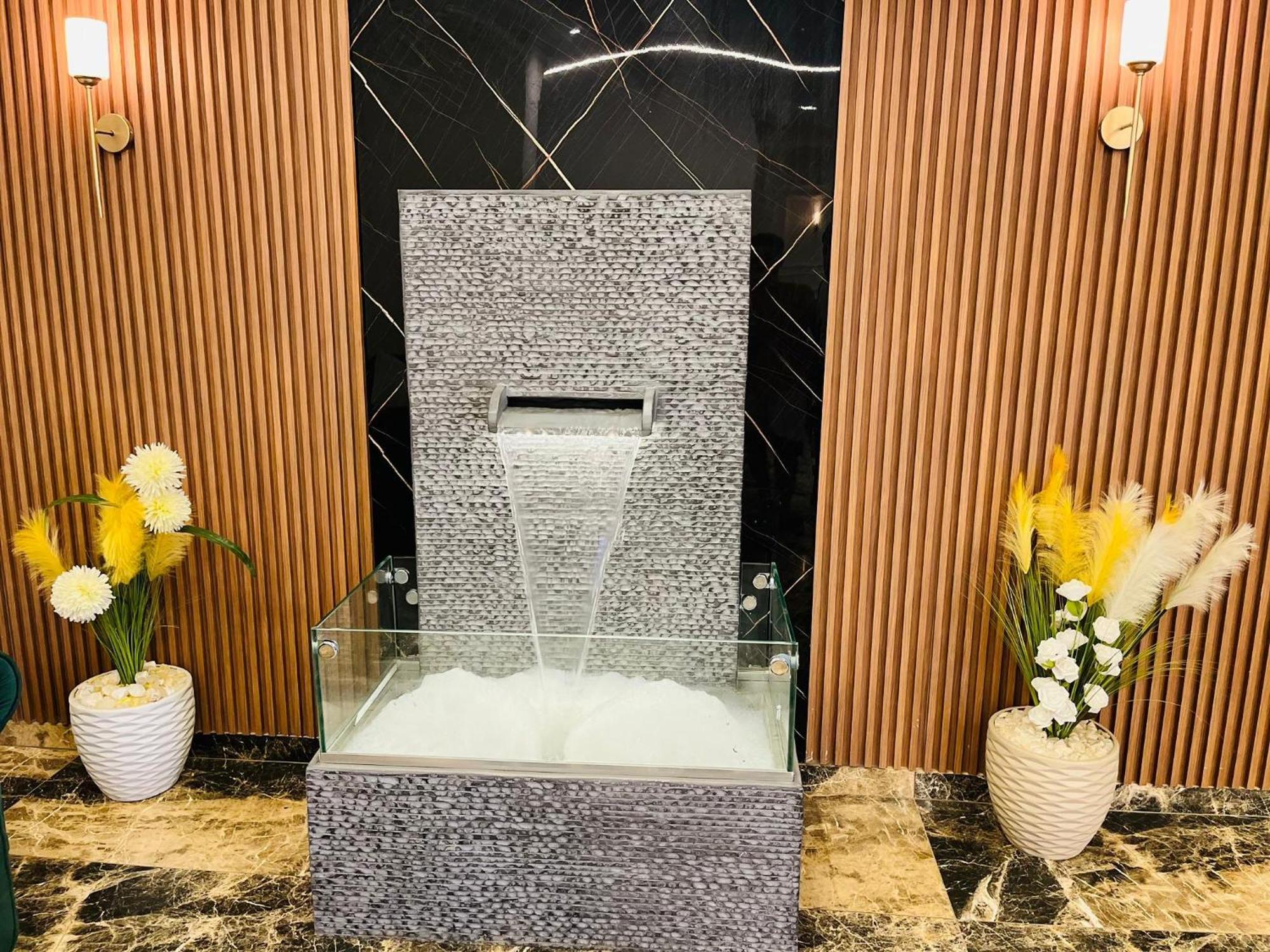 Kafret el-Gabal Shadow Pyramids Suites And Jacuzzi מראה חיצוני תמונה