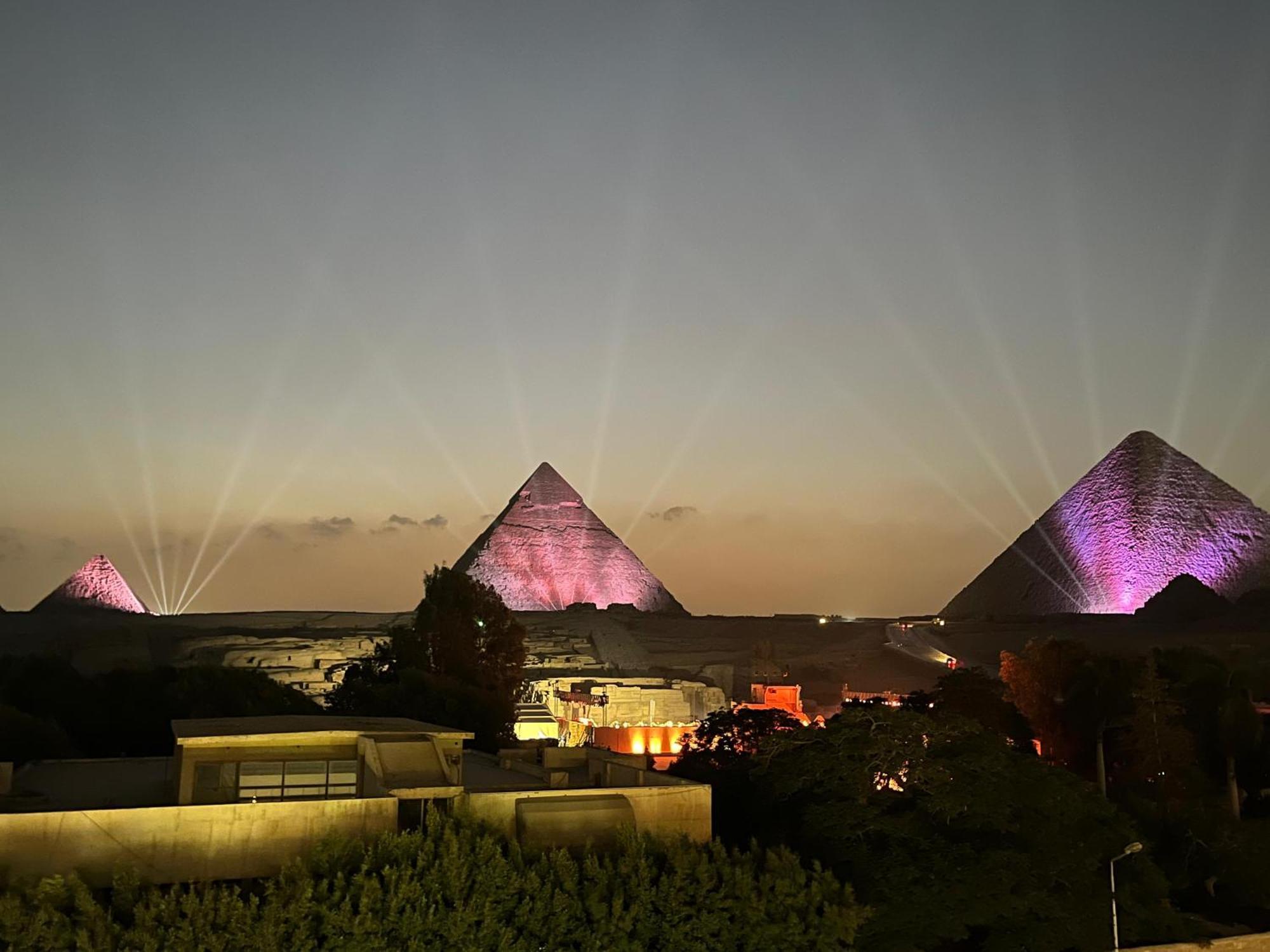 Kafret el-Gabal Shadow Pyramids Suites And Jacuzzi מראה חיצוני תמונה