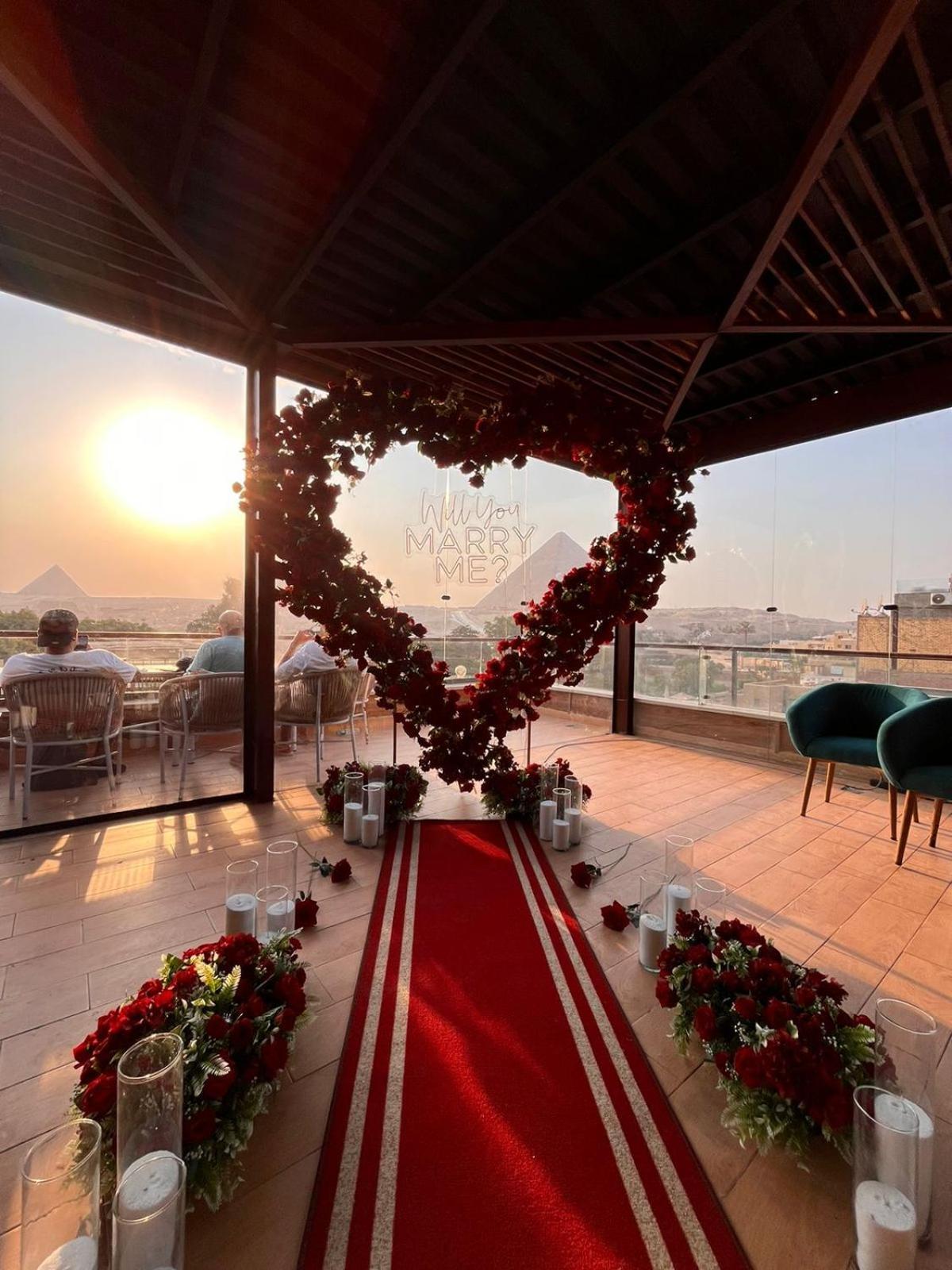 Kafret el-Gabal Shadow Pyramids Suites And Jacuzzi מראה חיצוני תמונה