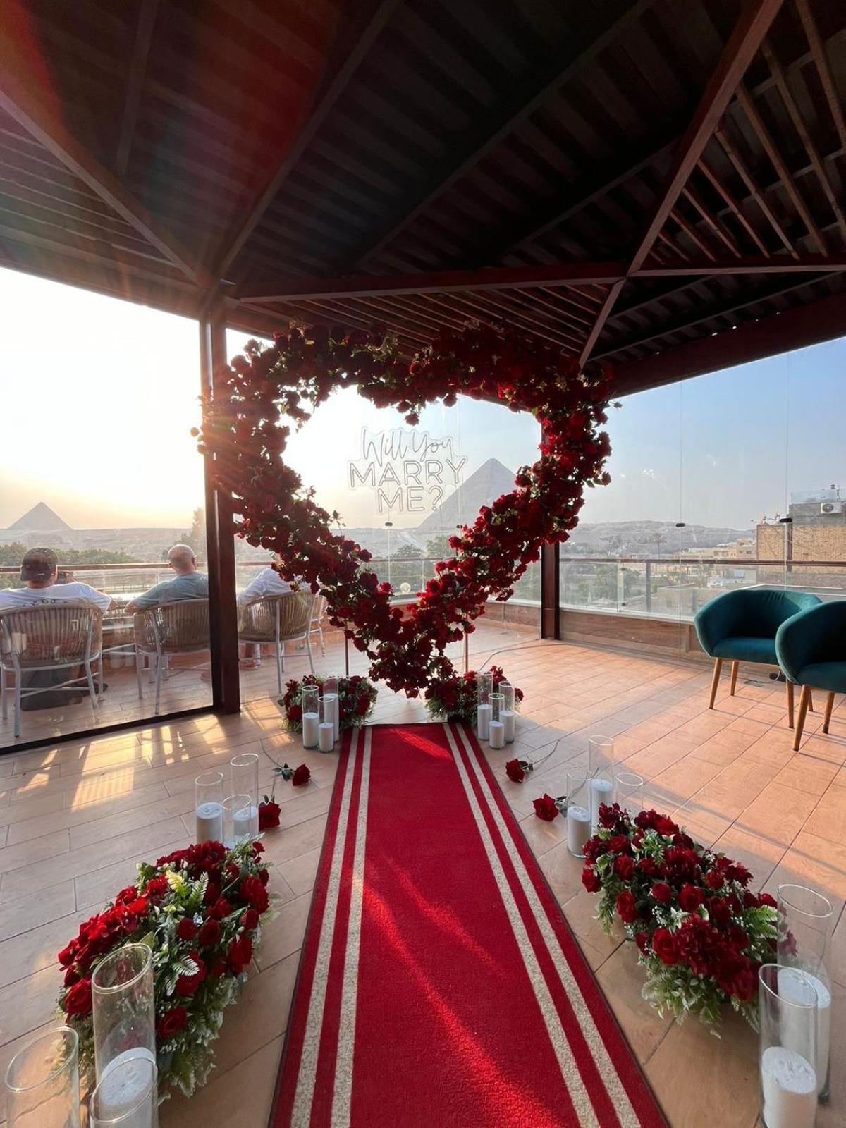 Kafret el-Gabal Shadow Pyramids Suites And Jacuzzi מראה חיצוני תמונה